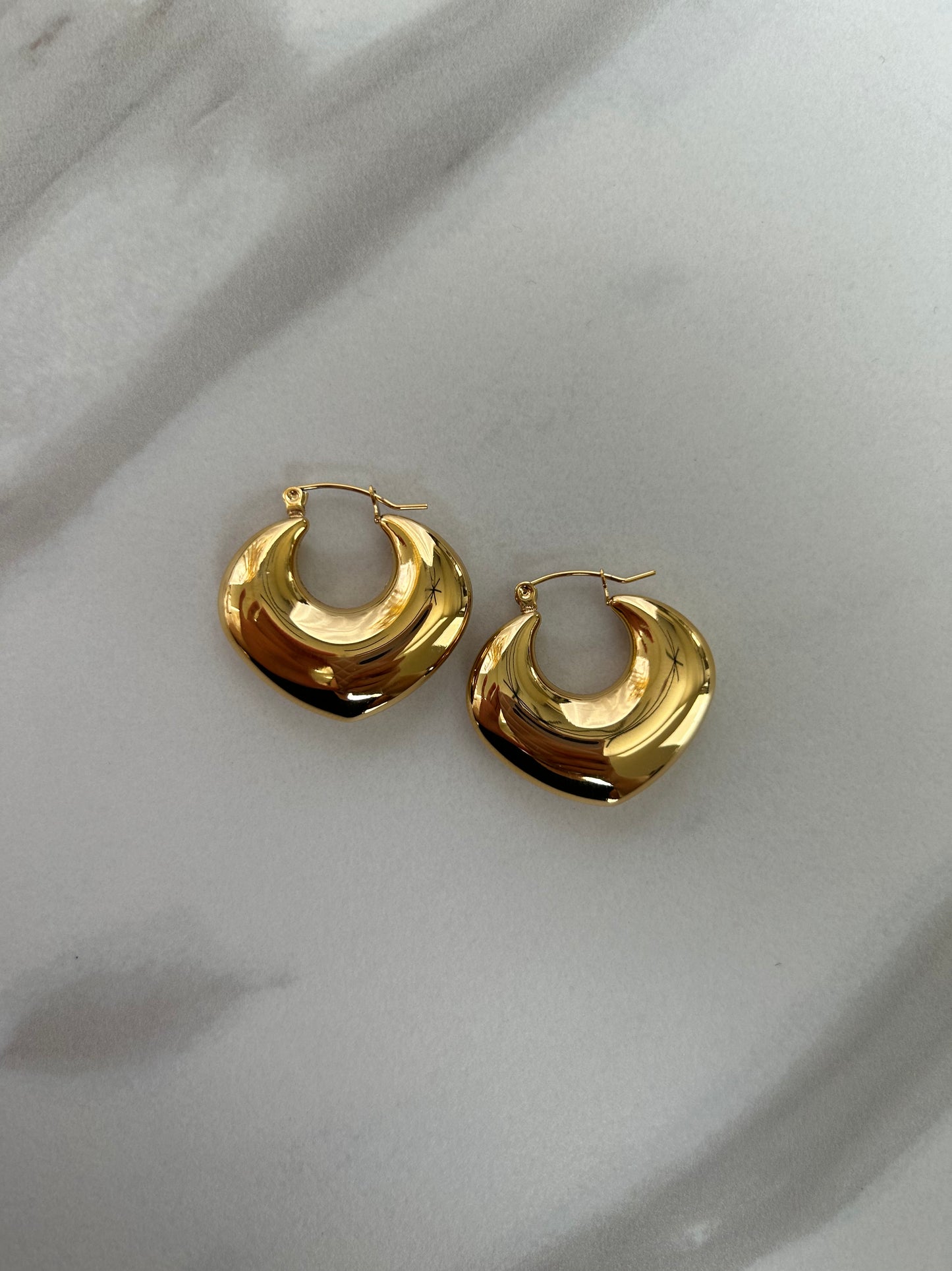 Corazon Hoop Earrings