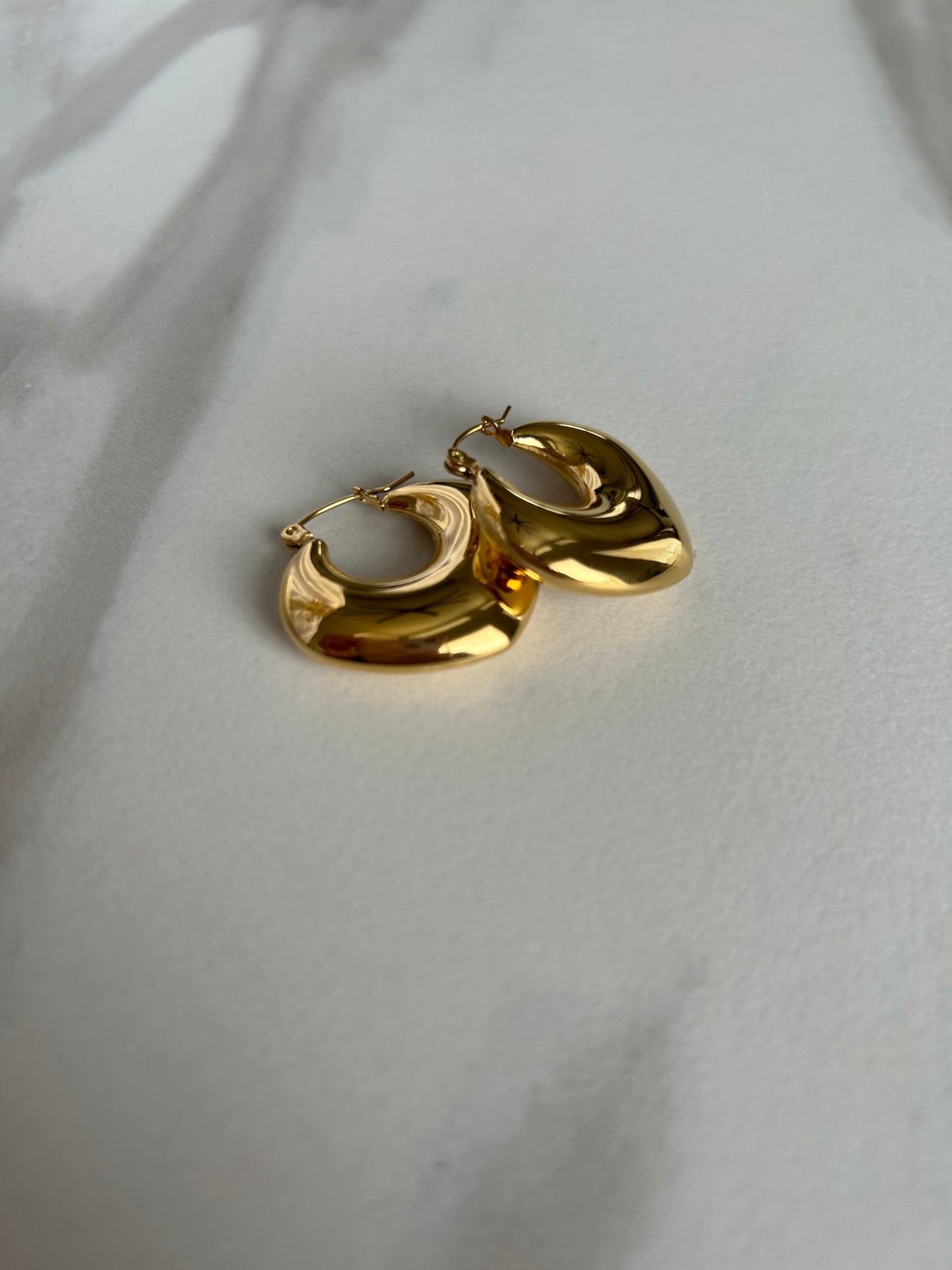 Corazon Hoop Earrings