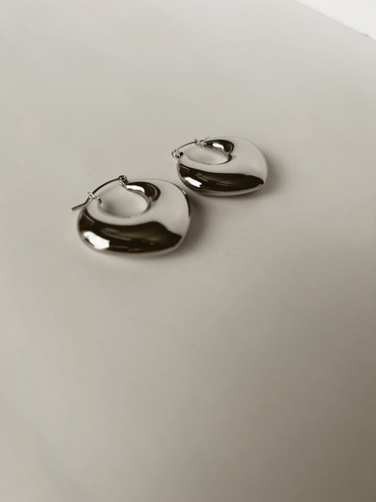 Corazon Hoop Earrings