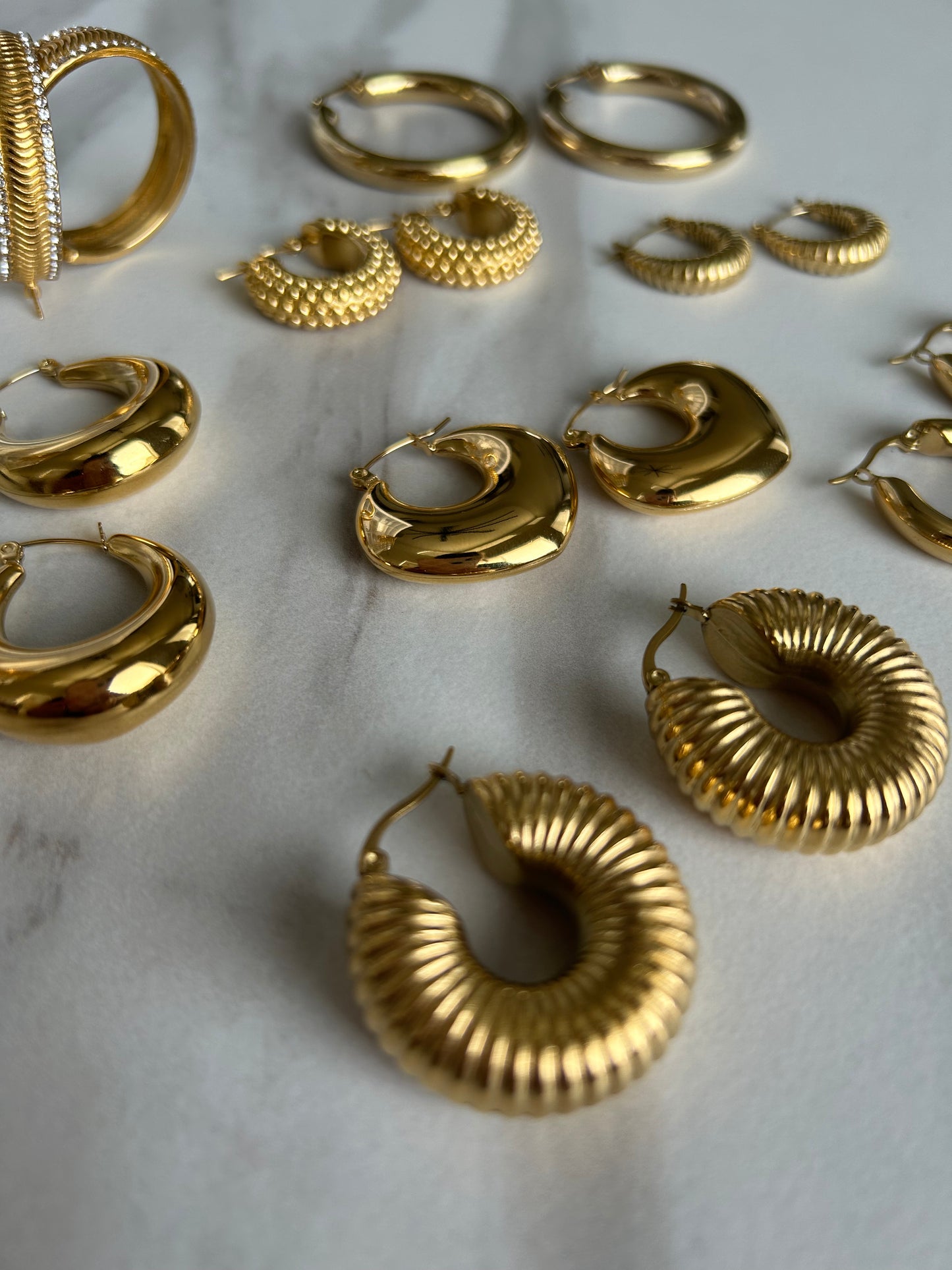 Corazon Hoop Earrings